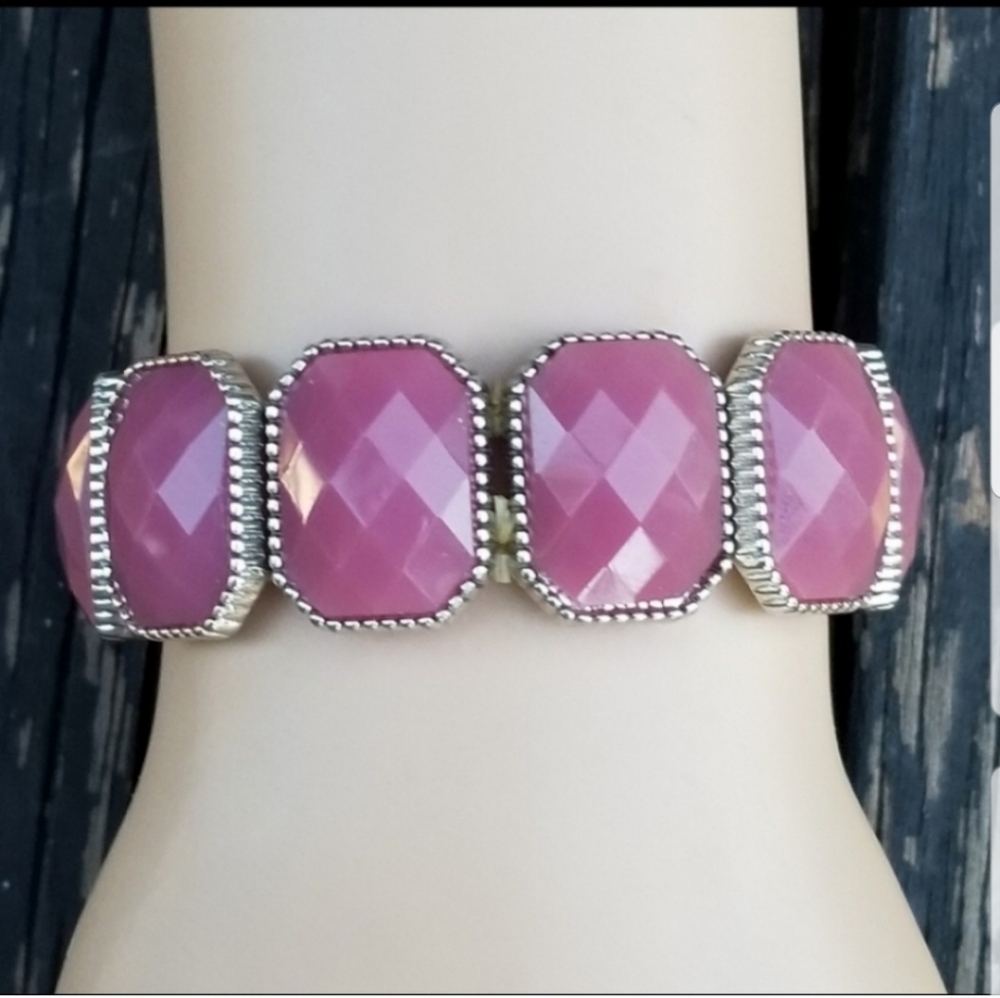 VINTAGE PINK CABACHON & SILVERTONED STRETCH BRACELET